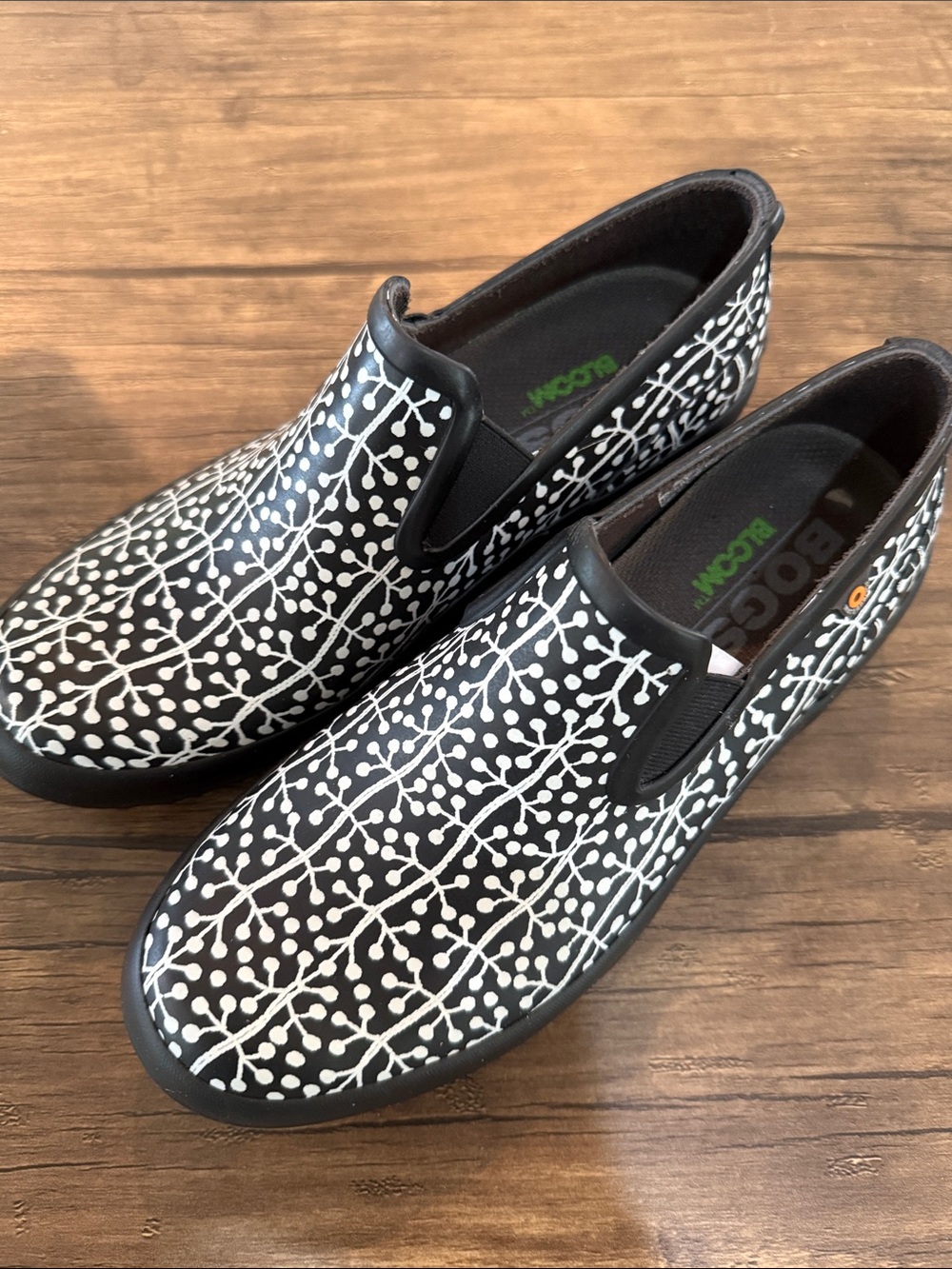 Bogs Black & White Harper Slip-On Botanical Pattern Shoes